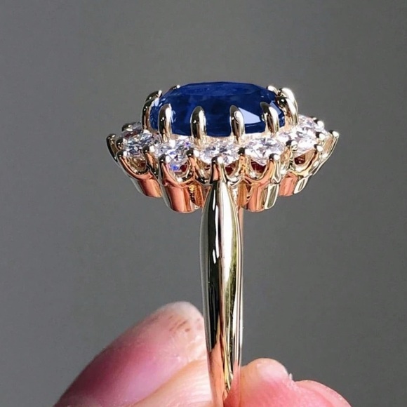 LUCRETIA ETERNITY BRIDAL WEDDING BAND - Picture 2 of 8